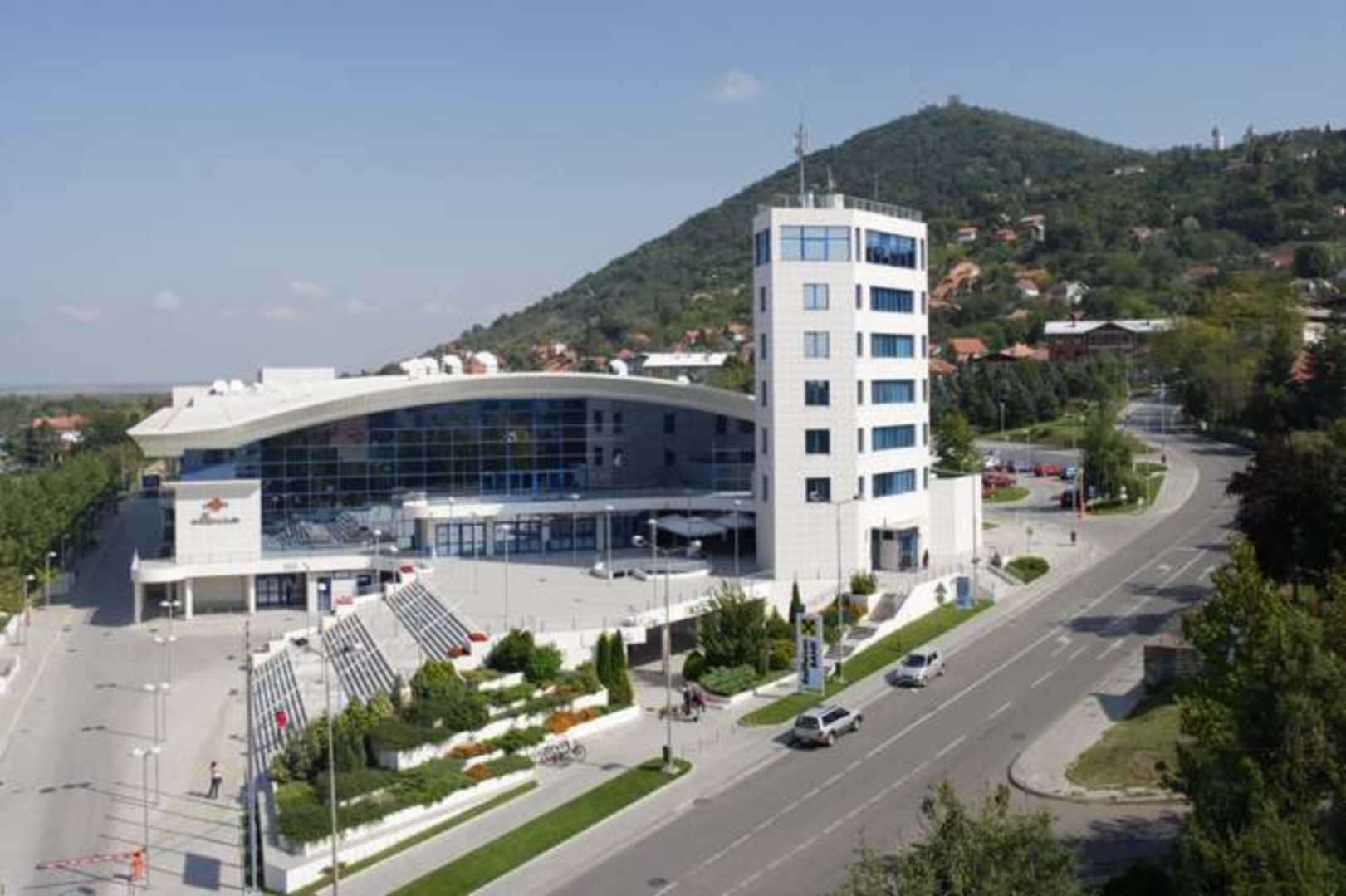  Spolja