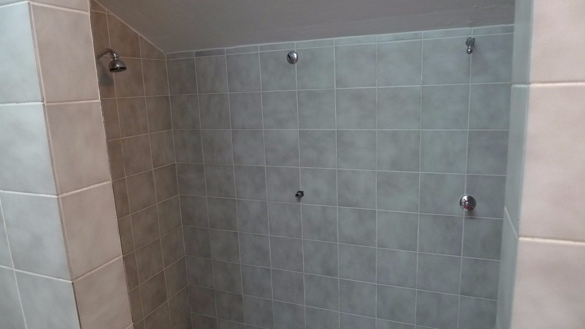Tuš